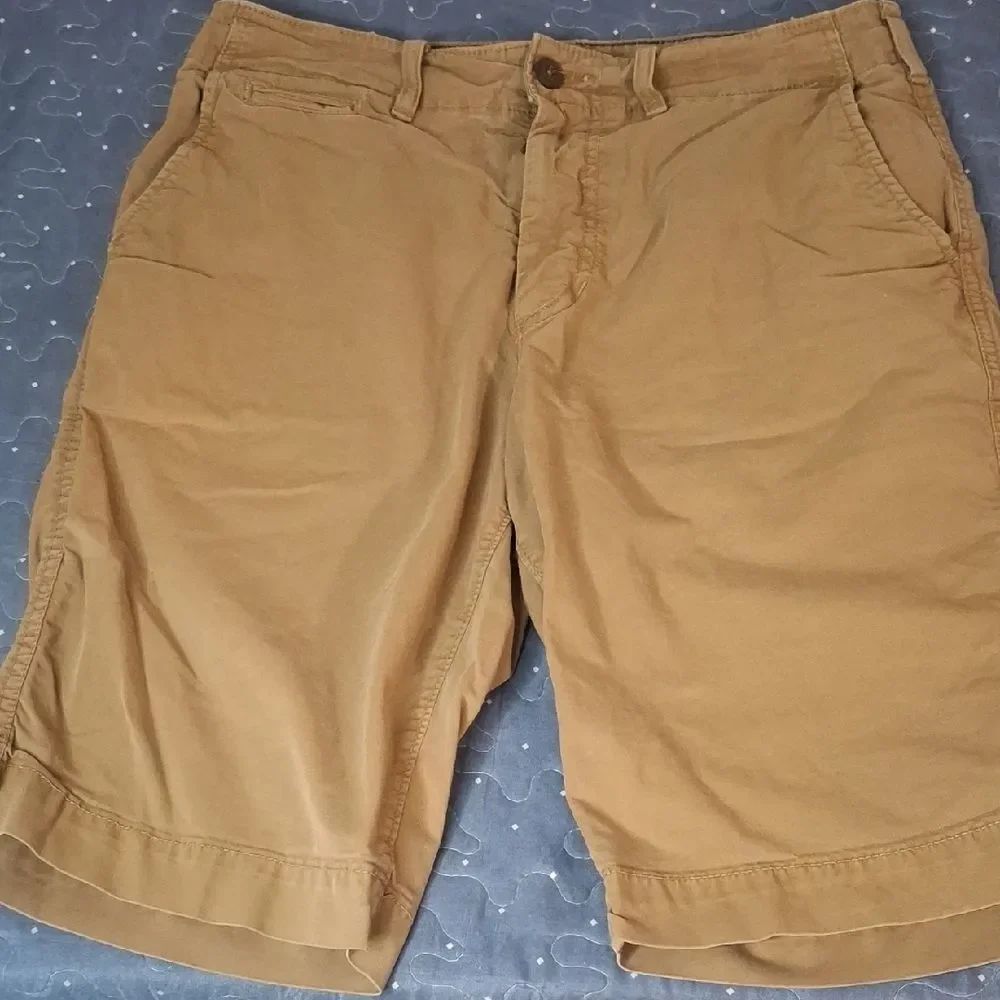 American Eagle Extreme Stretch Longer Length Men's Tan Shorts size 30